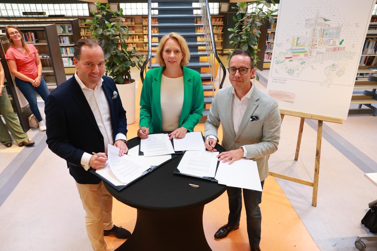 Ondertekening intentieovereekomst Flujasplein