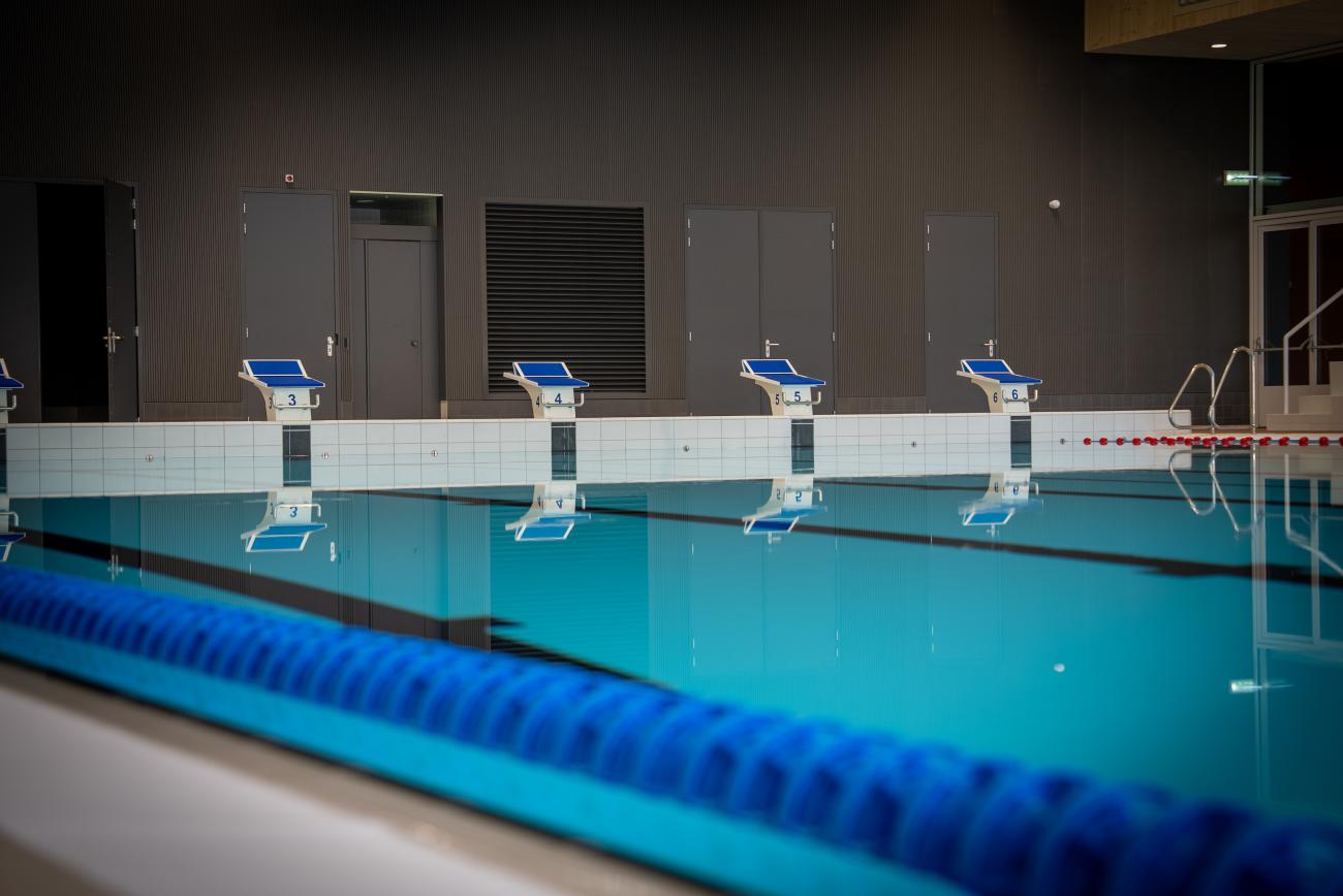het nieuwe binnenbad zwembad de ploens
