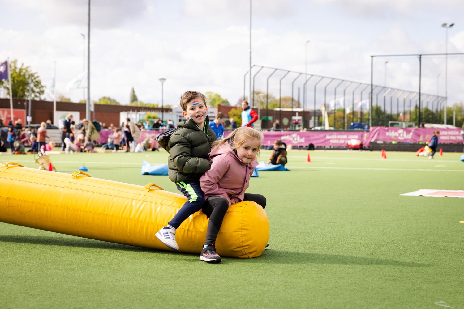 Kinderen in sportpark