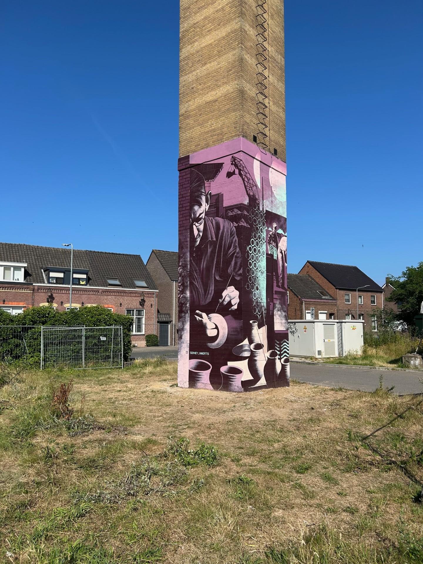 Muurschildering op schoorsteen Martinushof