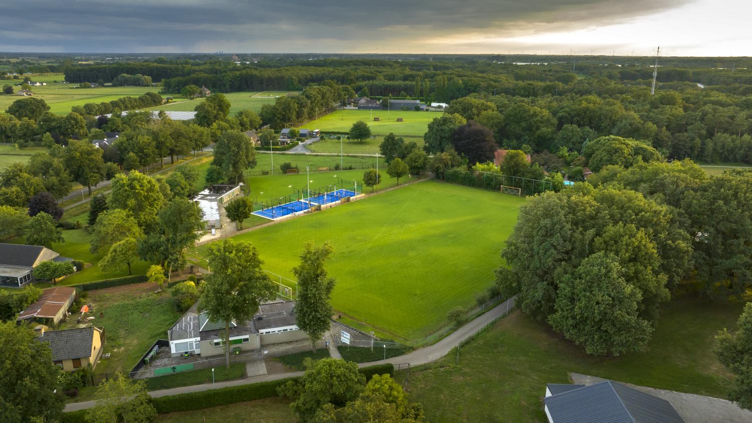 Luchtfoto van Sportpark Schansheide 