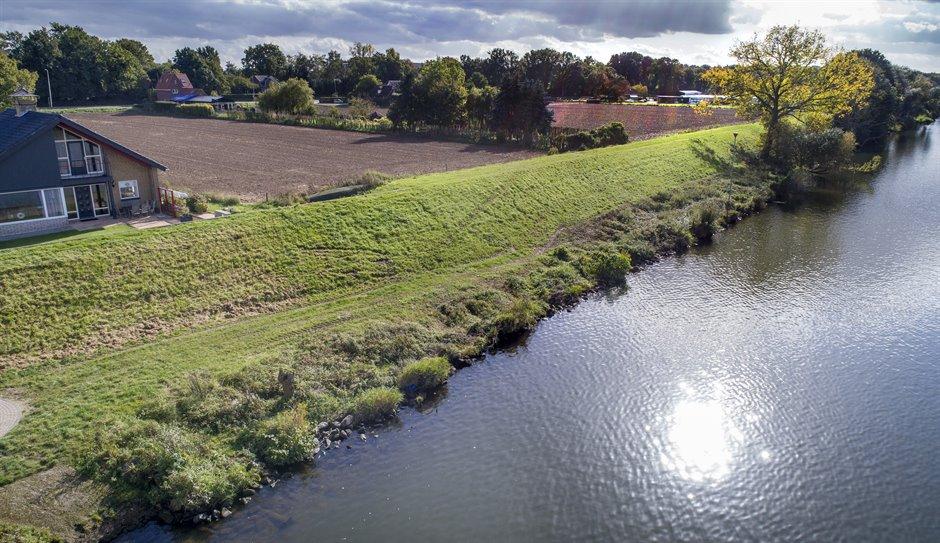 Dijk in Belfeld langs de maas 