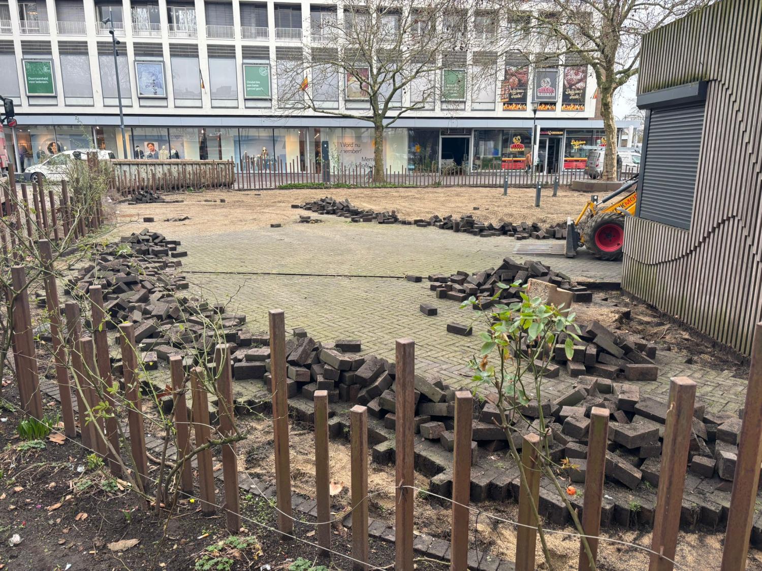 Speeltuin in aanleg op het Flujasplein in Venlo