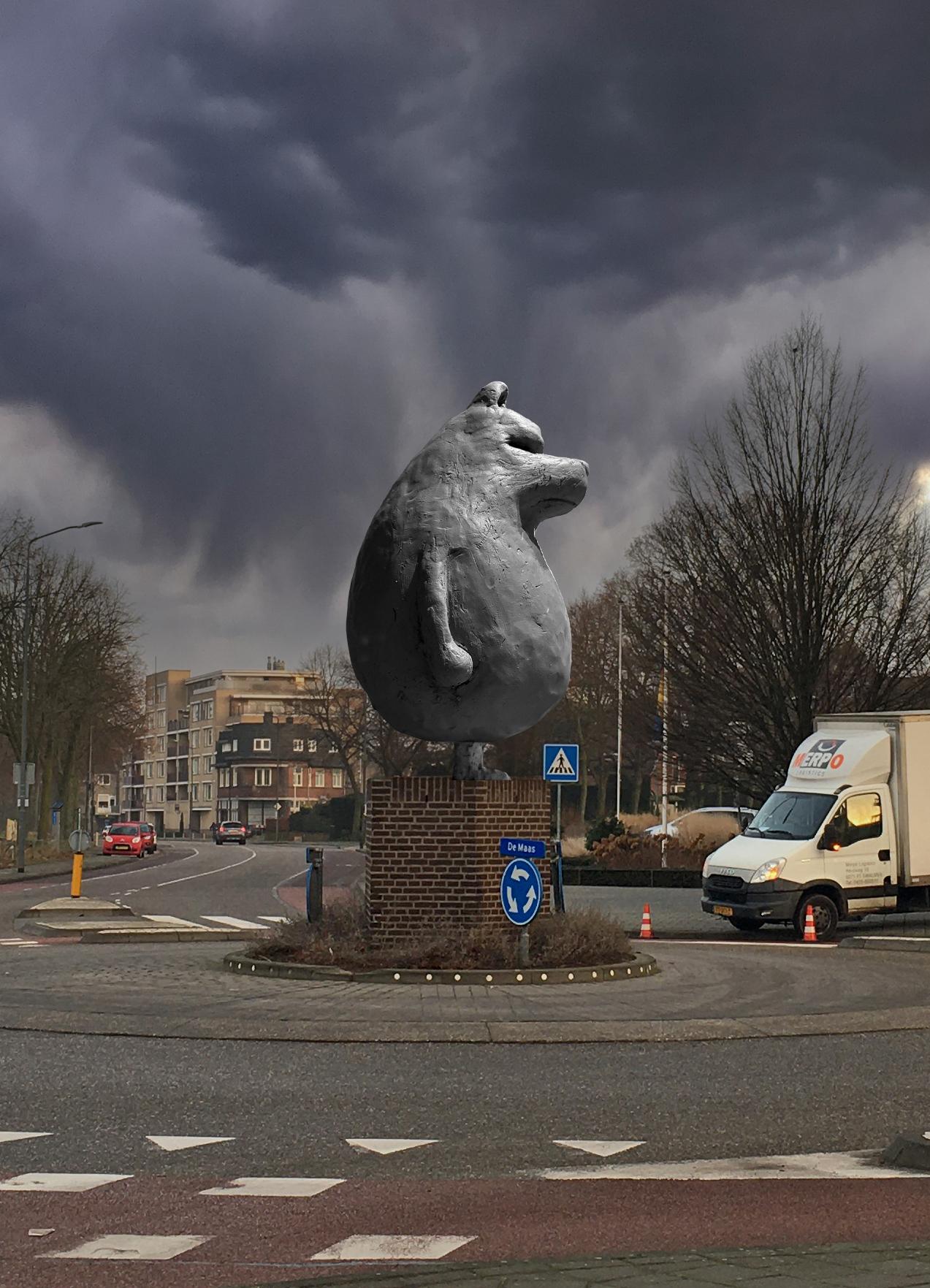 Standbeeld van de Greekbaer op rotonde de Maas aan de Maaskade