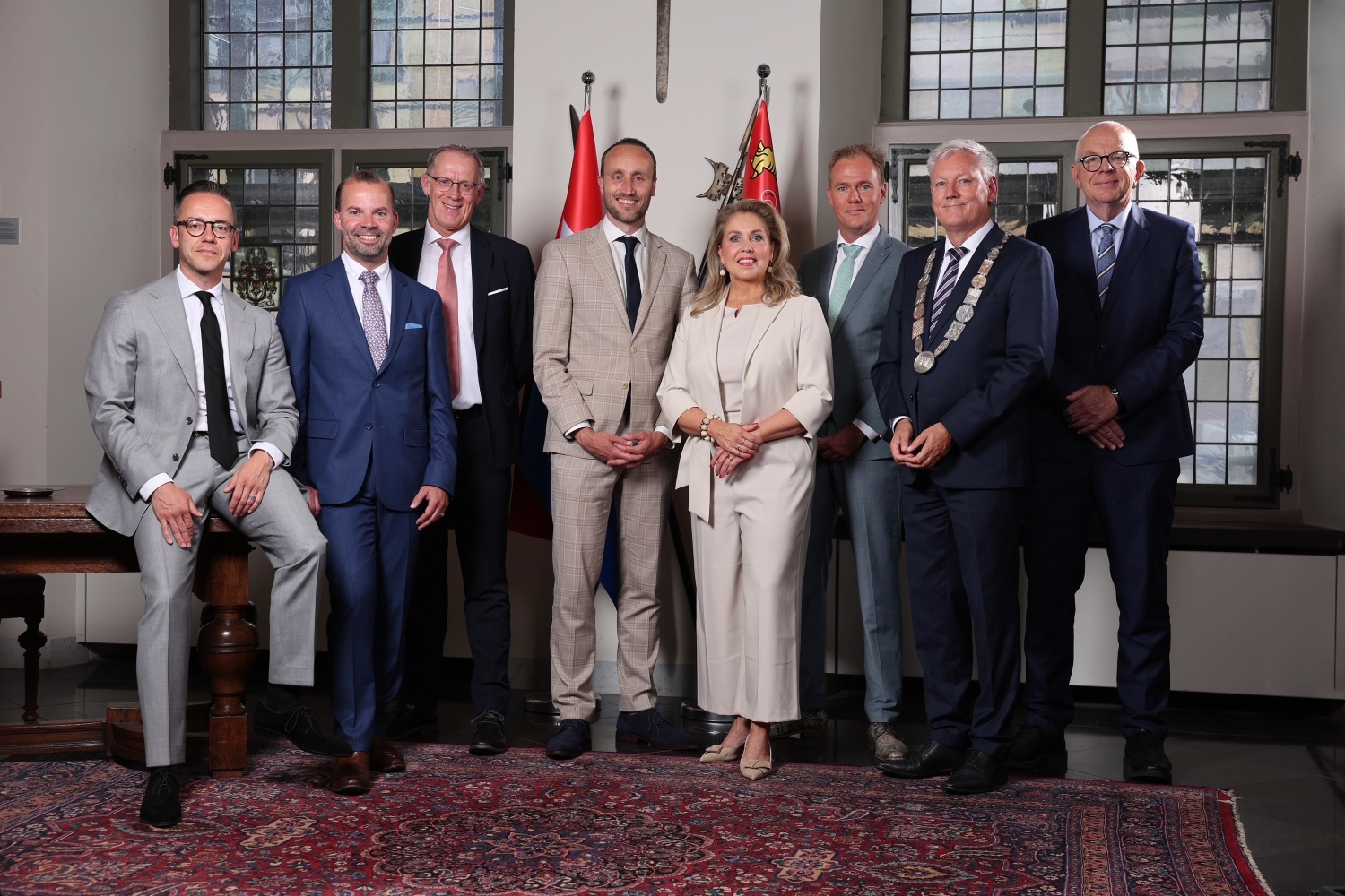 v.l.n.r. wethouder Erwin Boom, wethouder Teddo Peulen, wethouder Wim Lensen, wethouder Tom Verhaegh, wethouder Jozanne van der Velden, wethouder Remy Maessen, burgemeester Antoin Scholten, Directeur Twan Beurskens
