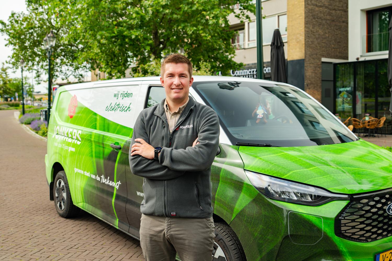 de elektrische bus van Jonkers groen