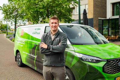 de elektrische bus van Jonkers groen