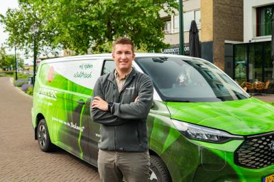 de elektrische bus van Jonkers groen